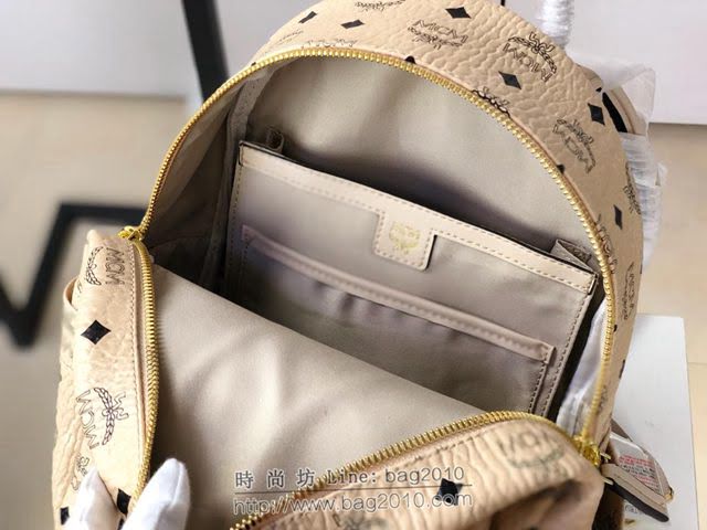 MCM雙肩背包 原單 5910 STARK CHEVRON系列 時尚V字型條紋彩虹釘新款 經典印花logo雙肩包 MCM背包  mdmc1239